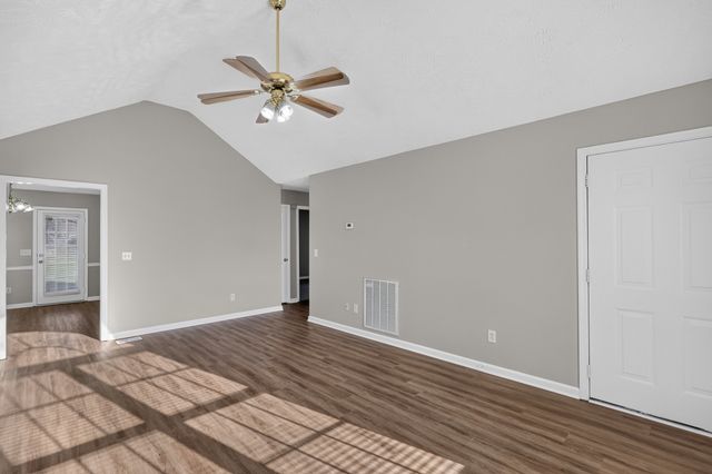 2109 Dothan Dr, Murfreesboro, TN 37128