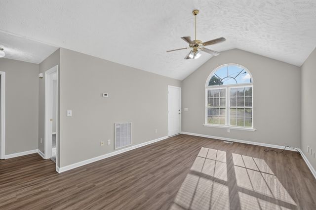 2109 Dothan Dr, Murfreesboro, TN 37128