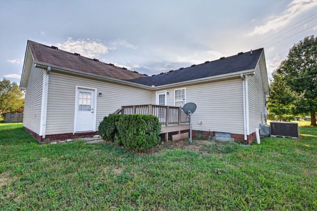 2109 Dothan Dr, Murfreesboro, TN 37128