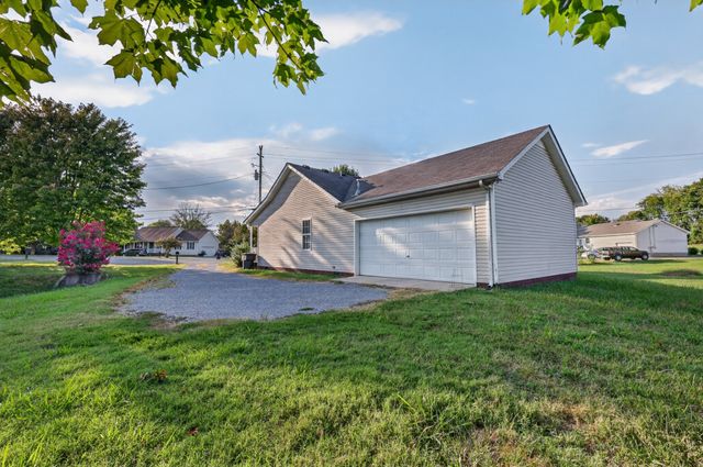 2109 Dothan Dr, Murfreesboro, TN 37128