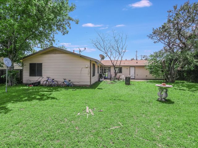 403 Janis A, Georgetown, TX 78628
