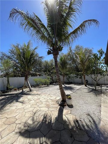 511 SW 7th PL, Cape Coral, FL 33991