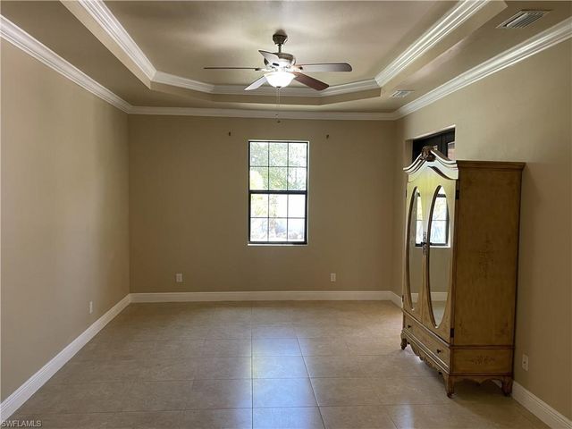 511 SW 7th PL, Cape Coral, FL 33991