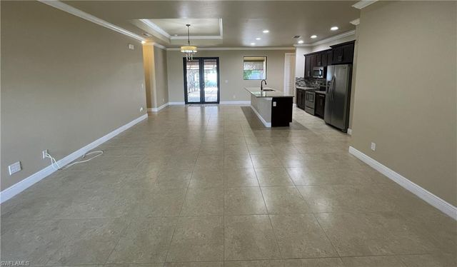 511 SW 7th PL, Cape Coral, FL 33991