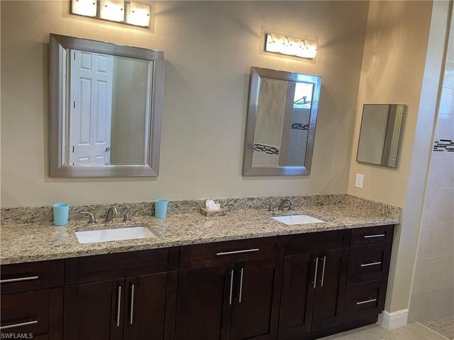 511 SW 7th PL, Cape Coral, FL 33991