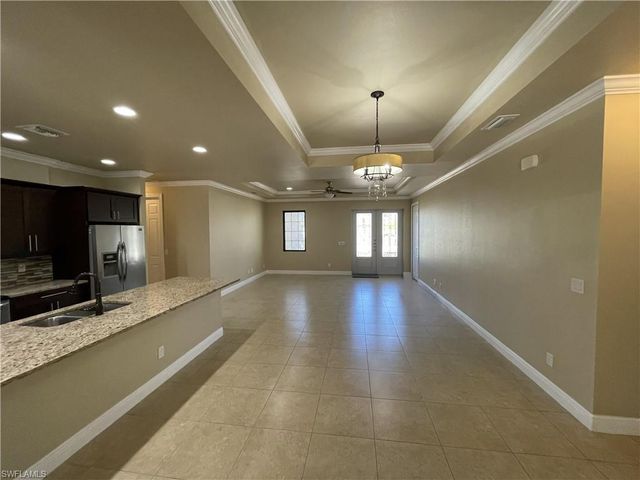 511 SW 7th PL, Cape Coral, FL 33991