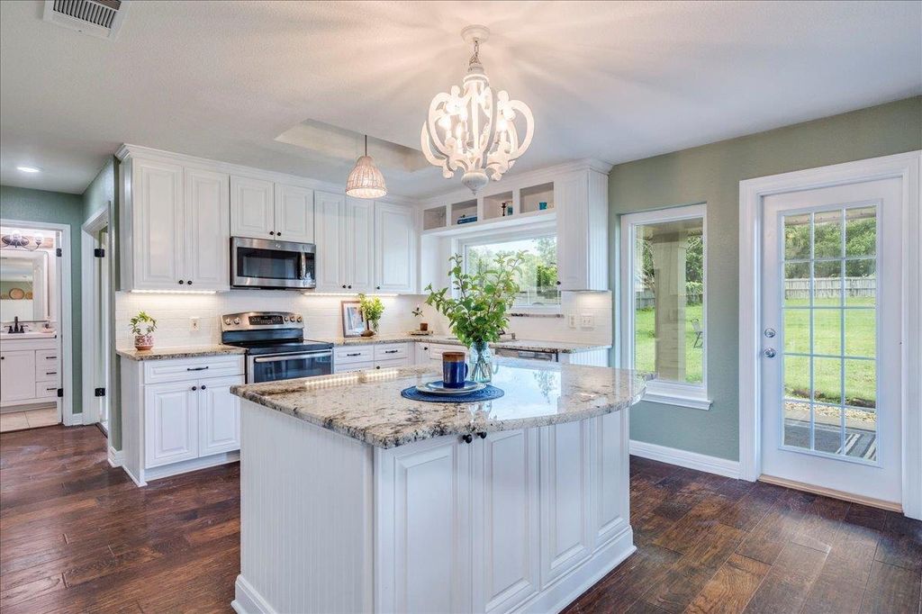 200 S Prairie LN, Georgetown, TX 78633