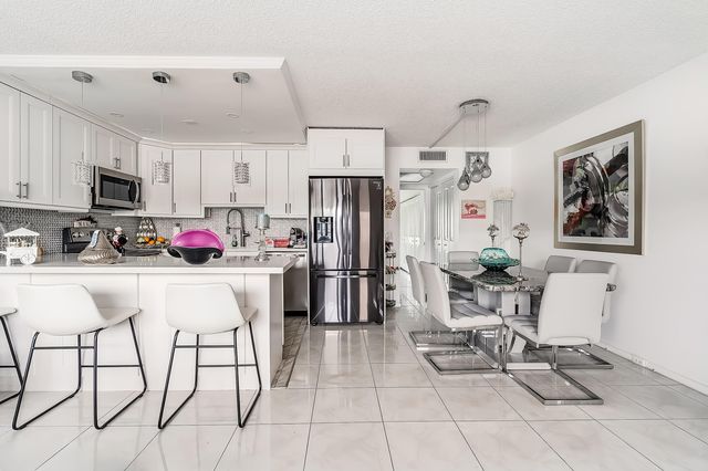 1012 Lincoln A, Boca Raton, FL 33434