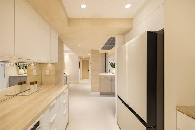 2301 Collins Ave 526, Miami Beach, FL 33139