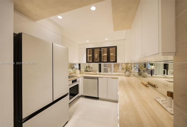 2301 Collins Ave 526, Miami Beach, FL 33139