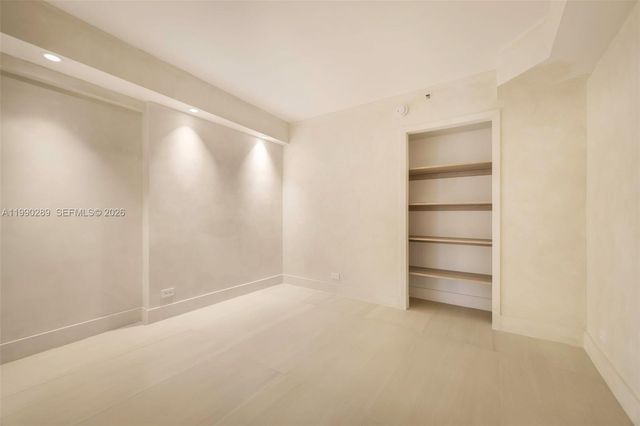 2301 Collins Ave 526, Miami Beach, FL 33139