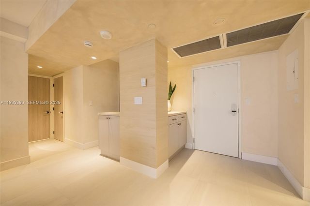 2301 Collins Ave 526, Miami Beach, FL 33139