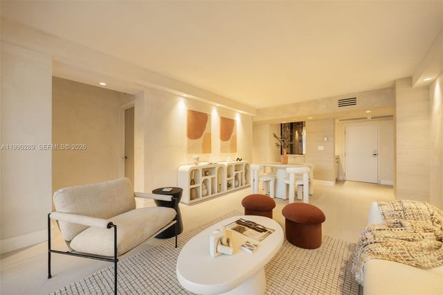 2301 Collins Ave 526, Miami Beach, FL 33139