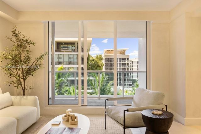 2301 Collins Ave 526, Miami Beach, FL 33139