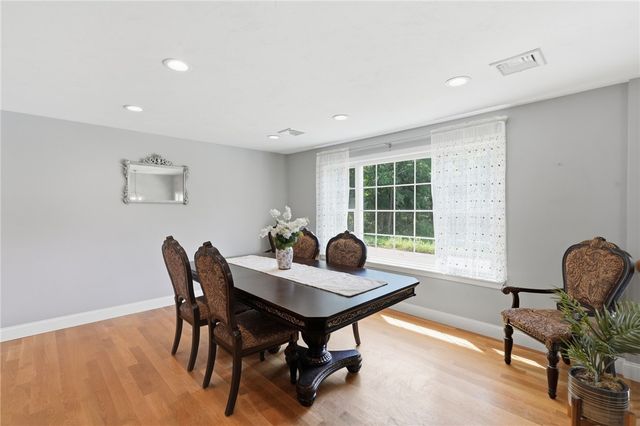 10 Stirling Drive, Glocester, RI 02857