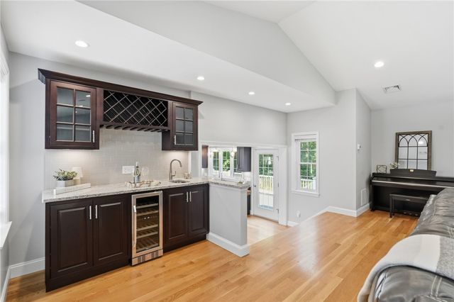 10 Stirling Drive, Glocester, RI 02857