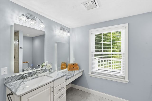 10 Stirling Drive, Glocester, RI 02857