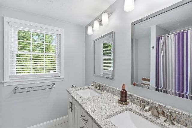 10 Stirling Drive, Glocester, RI 02857