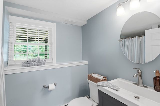10 Stirling Drive, Glocester, RI 02857