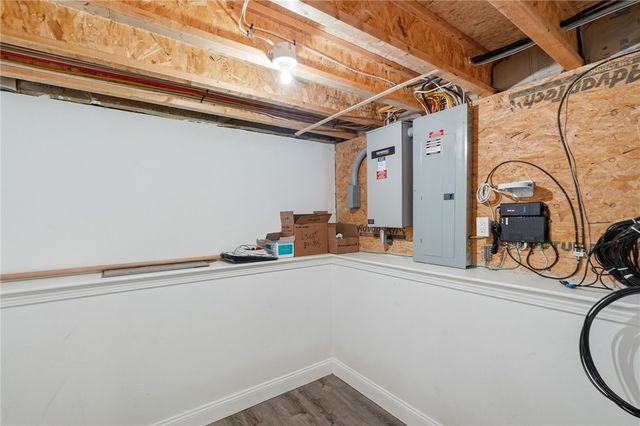10 Stirling Drive, Glocester, RI 02857