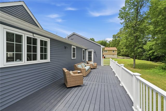 10 Stirling Drive, Glocester, RI 02857