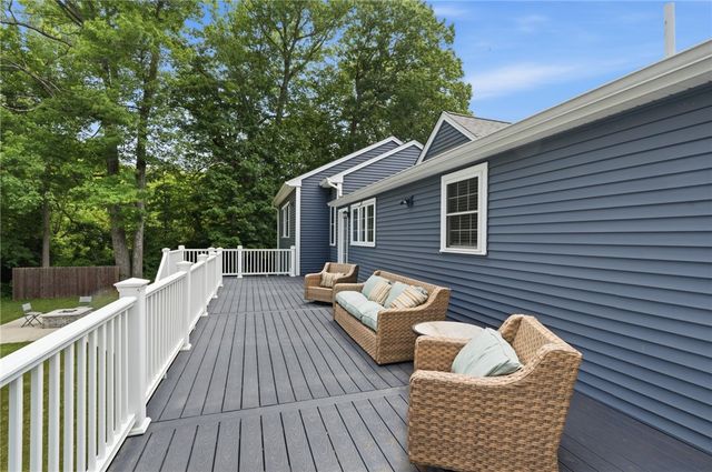10 Stirling Drive, Glocester, RI 02857