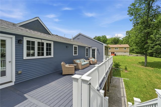 10 Stirling Drive, Glocester, RI 02857