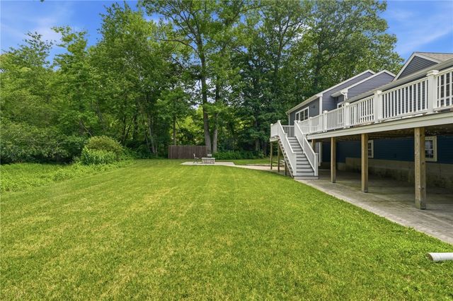 10 Stirling Drive, Glocester, RI 02857