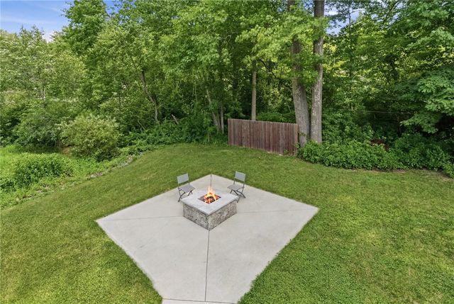 10 Stirling Drive, Glocester, RI 02857