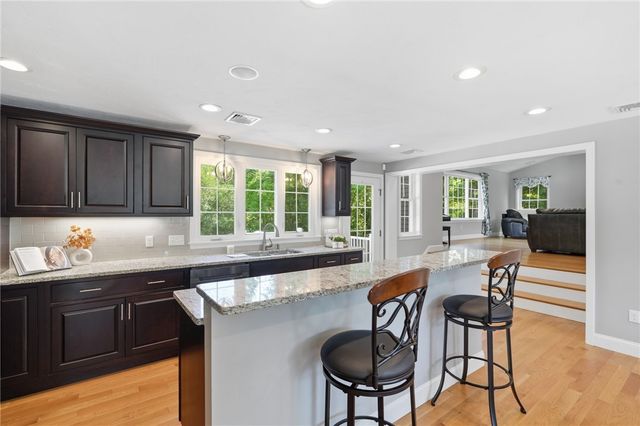 10 Stirling Drive, Glocester, RI 02857