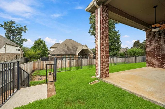 1503 Graystone Hills Drive, Conroe, TX 77304