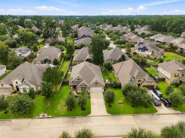 1503 Graystone Hills Drive, Conroe, TX 77304
