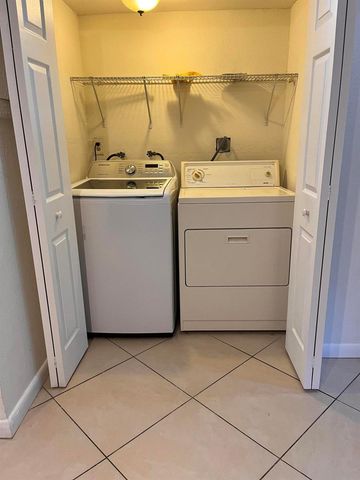 208 Wimbledon Lake Drive 208, Plantation, FL 33324