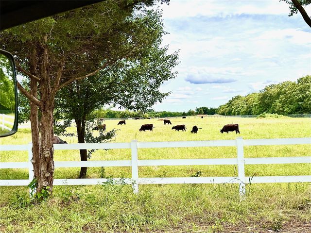 8690 E FM 922, Valley View, TX 76272