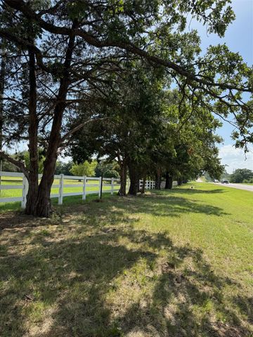 8690 E FM 922, Valley View, TX 76272