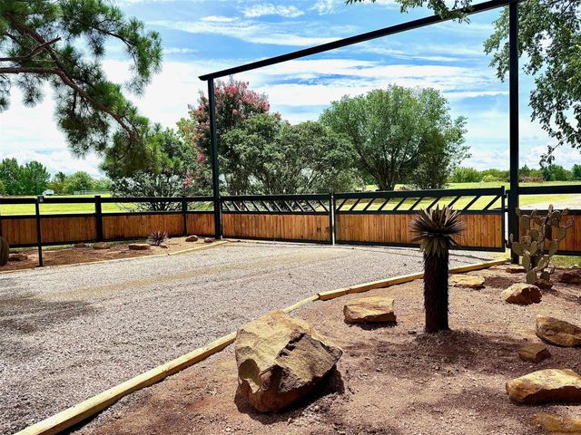 8690 E FM 922, Valley View, TX 76272