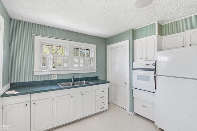 6335 E 16th Street, Indianapolis, IN 46219