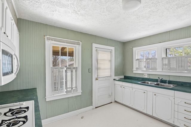 6335 E 16th Street, Indianapolis, IN 46219