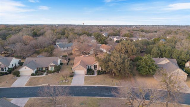 112 Lone Star DR, Georgetown, TX 78633