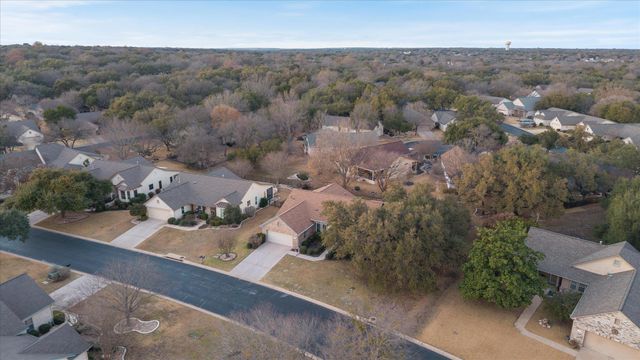 112 Lone Star DR, Georgetown, TX 78633