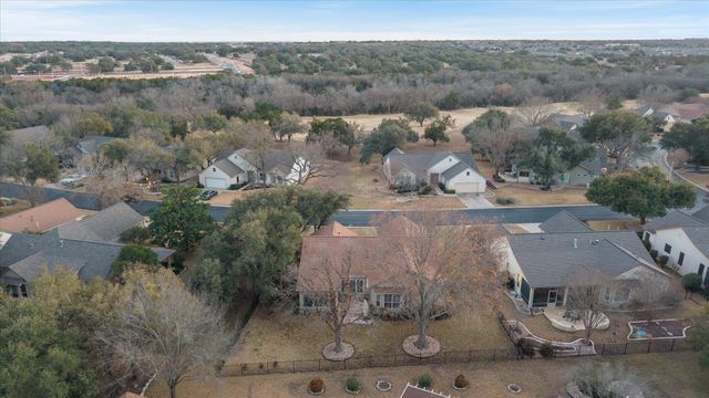 112 Lone Star DR, Georgetown, TX 78633