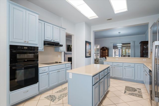 112 Lone Star DR, Georgetown, TX 78633