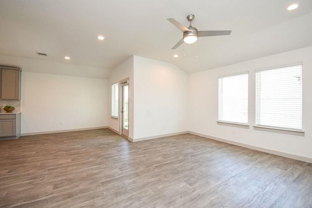 1614 Mountain Echo Drive, Richmond, TX 77469