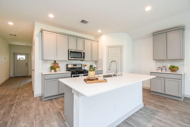 1614 Mountain Echo Drive, Richmond, TX 77469
