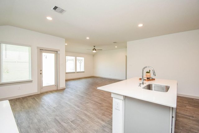 1614 Mountain Echo Drive, Richmond, TX 77469