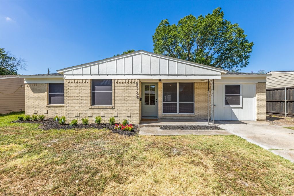 4765 Salem Drive, Mesquite, TX 75150