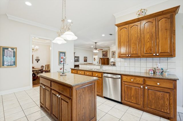 123 Crestridge Drive 11, Cedar Hill, TX 75104