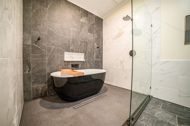 153 Passion Play Road, Eureka Springs, AR 72632