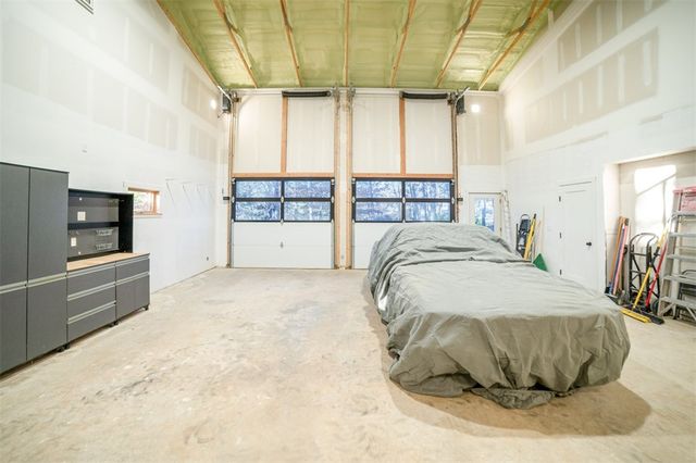 153 Passion Play Road, Eureka Springs, AR 72632