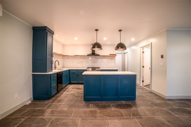 153 Passion Play Road, Eureka Springs, AR 72632